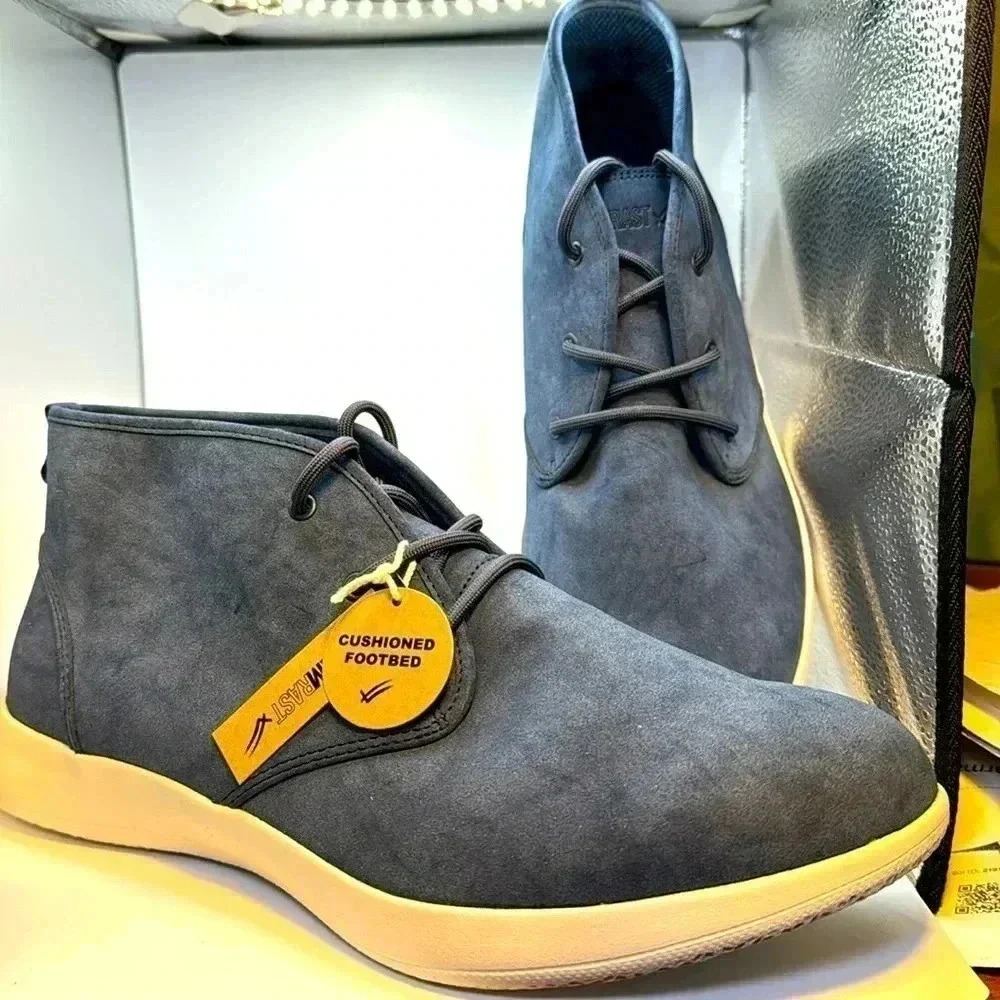 WILLIAM RAST CHUKKA CLASSIC BLUE NUBUK LIKE VERY LIGHTWEIGHT MENS SHOES NWT